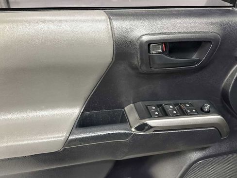 Certified 2019 Toyota Tacoma SR5 image 15