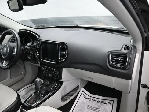 Used 2020 Jeep Compass Limited AWD/4WD image 9