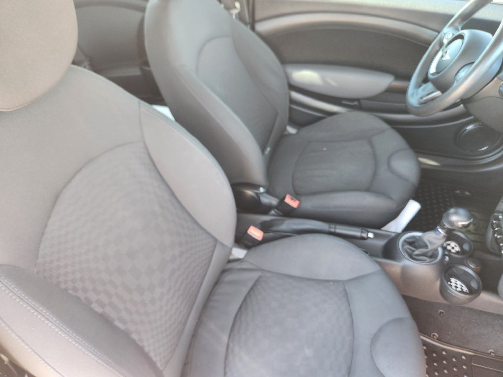 Used 2011 MINI Cooper Clubman FWD image 15