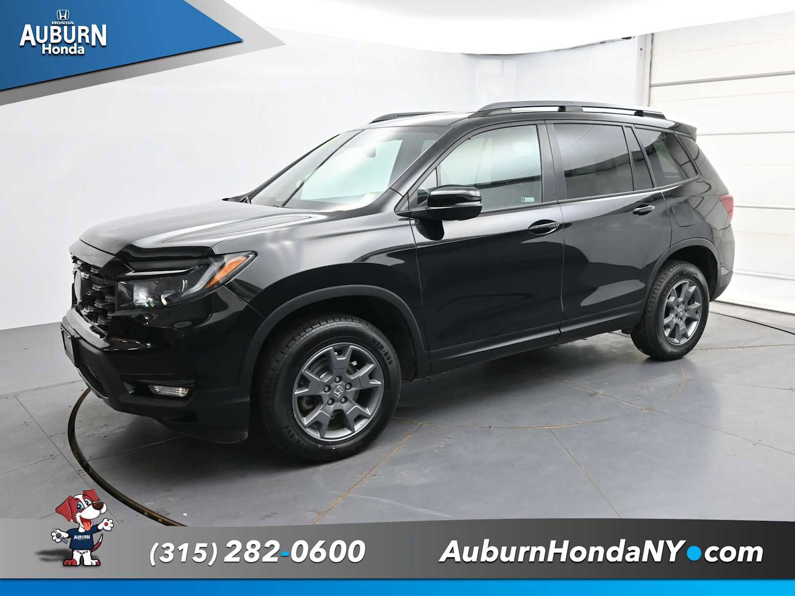 Used 2024 Honda Passport TrailSport image 2