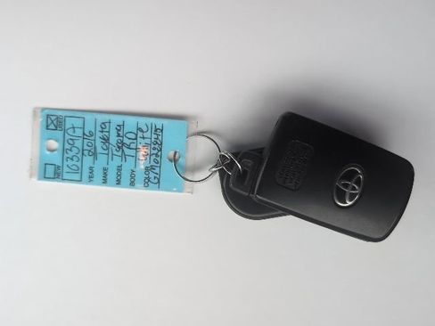 Used 2016 Toyota Tacoma TRD Off-Road image 28