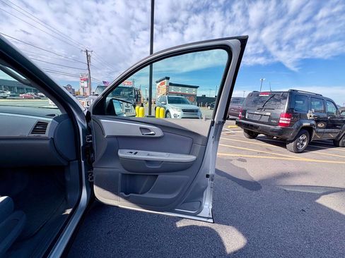 Used 2011 Chevrolet Traverse LS image 35