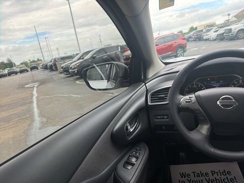 Used 2020 Nissan Murano SV AWD/4WD image 19