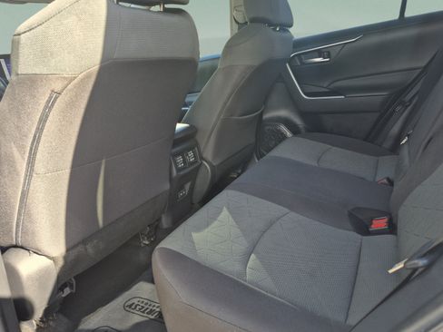 Used 2023 Toyota RAV4 XLE FWD image 15
