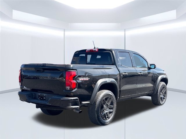 Used 2023 Chevrolet Colorado Trail Boss w/ Technology Package AWD/4WD image 9