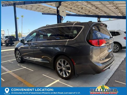 Used 2020 Chrysler Pacifica Limited FWD image 3