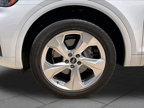 Used 2021 Audi Q5 Premium Plus image 10