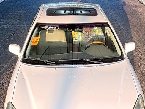 Used 2005 Lexus ES 330 FWD image 2