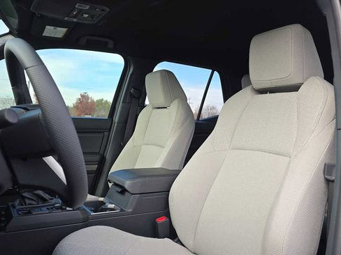 Certified 2025 Toyota 4Runner SR5 image 25