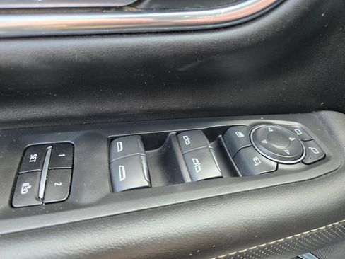 Used 2023 Chevrolet Suburban Premier AWD/4WD image 34