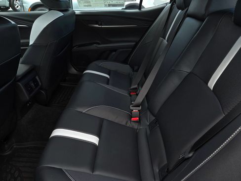 Used 2026 Toyota Camry SE FWD image 11
