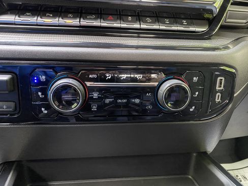Used 2024 Chevrolet Silverado 1500 ZR2 w/ Technology Package AWD/4WD image 31