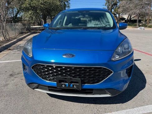 Used 2021 Ford Escape SE image 5