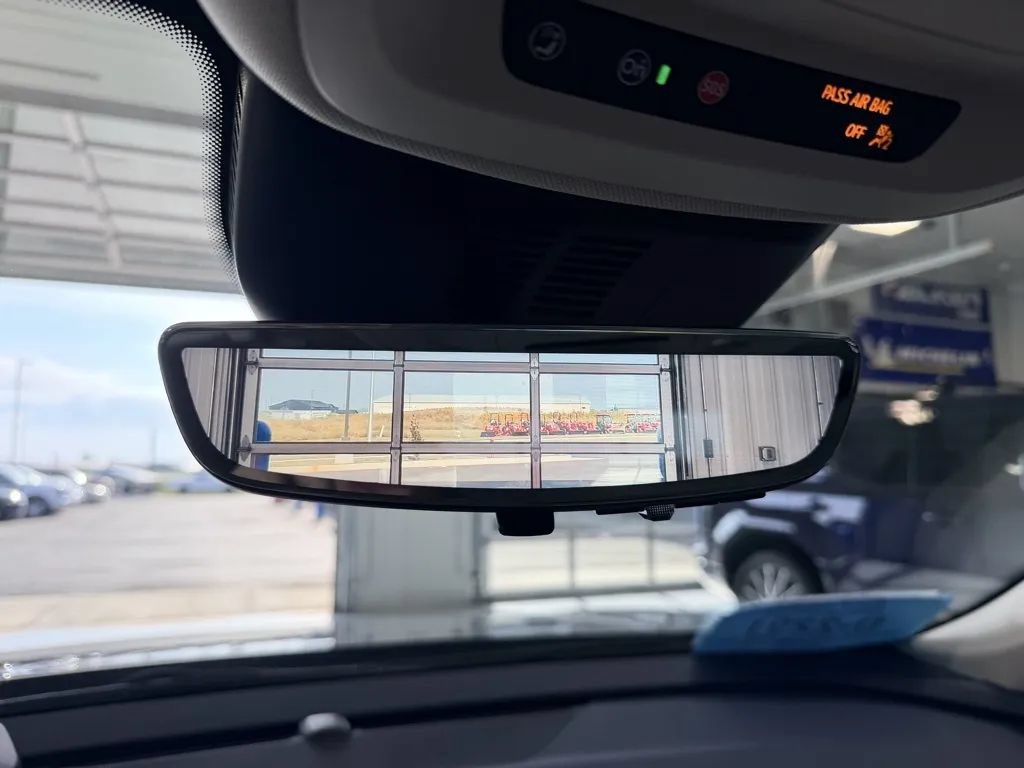 Used 2025 Buick Envision Avenir AWD/4WD image 61