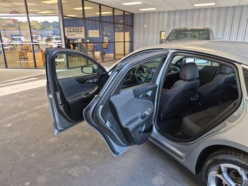 Used 2024 Chevrolet Malibu LT image 14