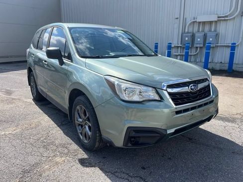 Used 2017 Subaru Forester 2.5i AWD/4WD image 3