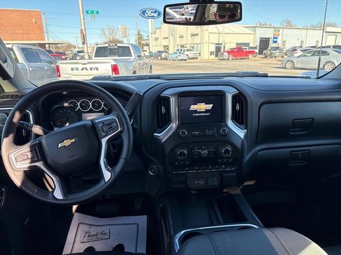 Used 2023 Chevrolet Silverado 2500 LTZ w/ LTZ Convenience Package image 7