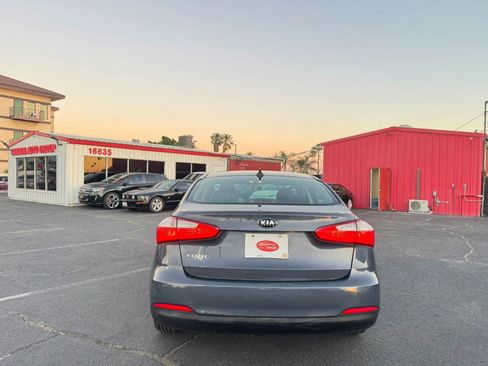 Used 2015 Kia Forte LX w/ Popular Package image 8