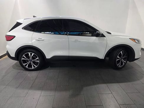 Used 2022 Ford Escape SE w/ SE Sport Appearance Package FWD image 6
