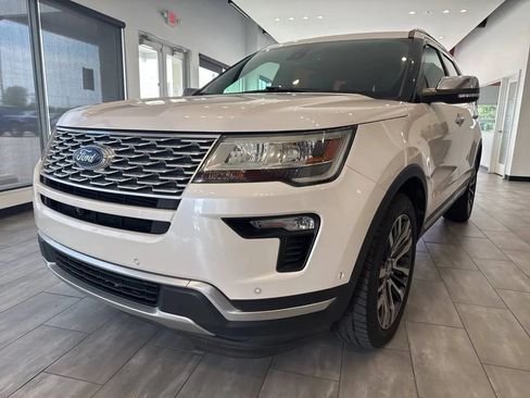 Used 2018 Ford Explorer Platinum AWD/4WD image 3