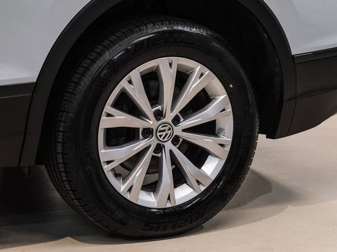 Used 2018 Volkswagen Tiguan S image 49