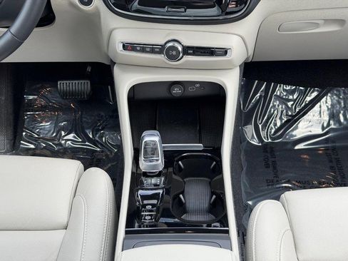 Certified 2023 Volvo XC40 B5 Ultimate w/ Protection Package Premier AWD/4WD image 15