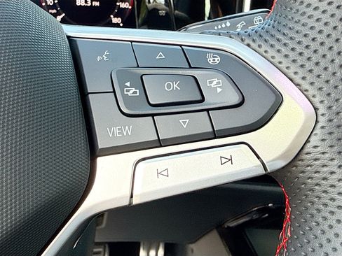 Used 2026 Volkswagen GTI SE FWD image 38