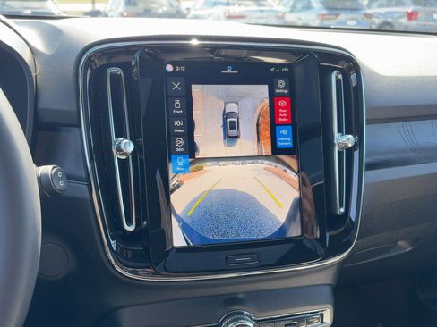 Certified 2024 Volvo XC40 Recharge Ultimate w/ Protection Package Premier image 26