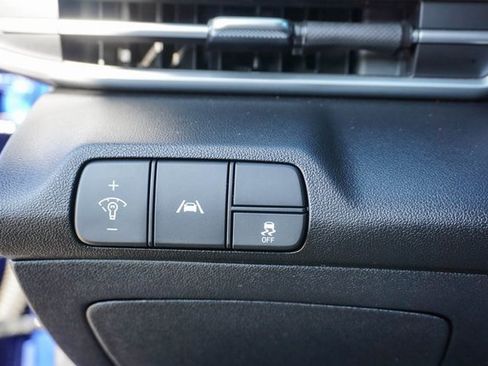 Used 2023 Hyundai Elantra SEL w/ Convenience Package image 21