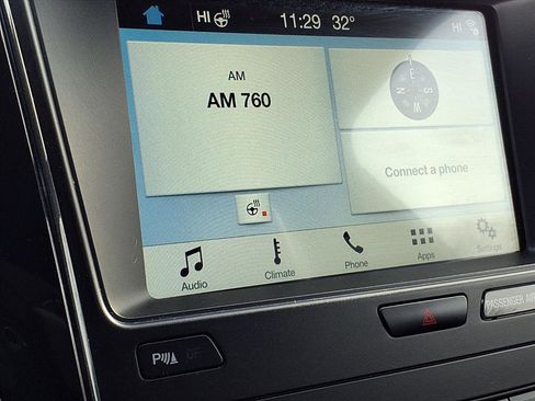 Used 2018 Ford Explorer XLT w/ Equipment Group 202A image 9