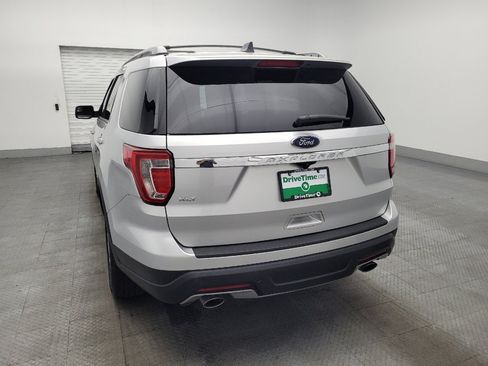 Used 2018 Ford Explorer XLT image 6