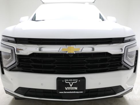 New 2026 Chevrolet Suburban LS RWD image 8