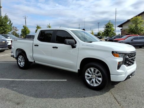 Certified 2022 Chevrolet Silverado 1500 Custom image 3