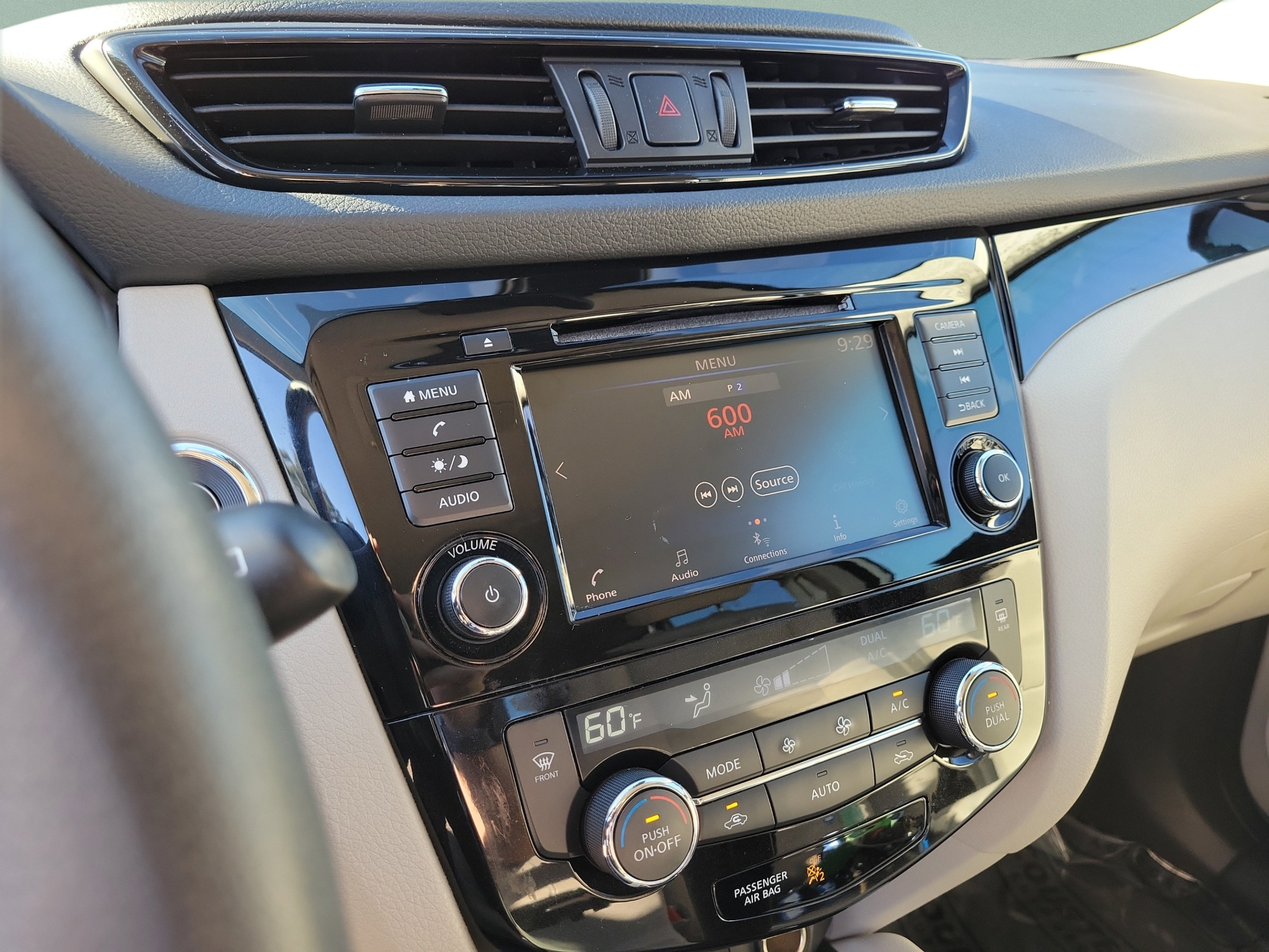 Used 2020 Nissan Rogue Sport SV FWD image 18
