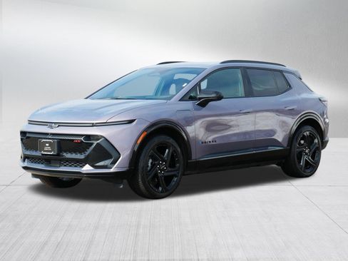 Used 2024 Chevrolet Equinox EV RS image 3