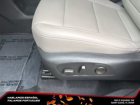 Certified 2026 GMC Acadia Elevation w/ Elevation Premium Package FWD image 12