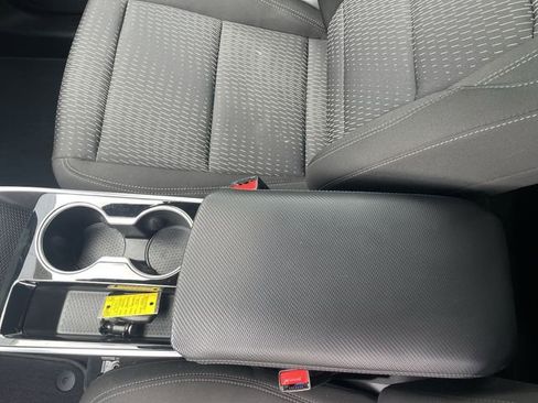 Used 2025 Chevrolet Equinox LT FWD image 27