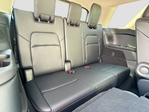 Used 2025 Nissan Pathfinder Platinum FWD image 21