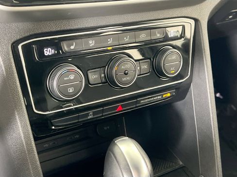 Used 2022 Volkswagen Atlas Cross Sport SE image 15