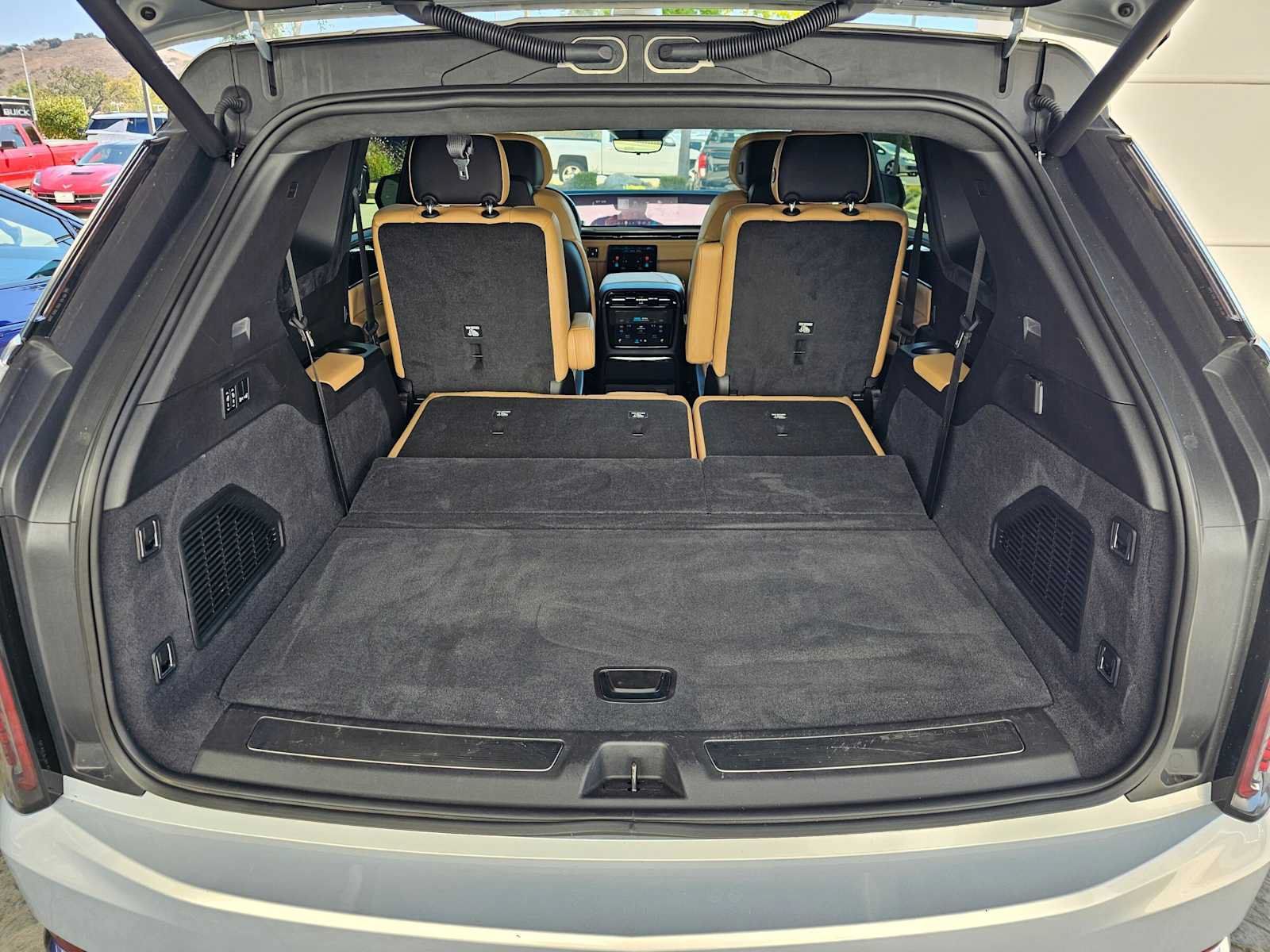 Used 2025 Cadillac Escalade IQ Luxury 2 AWD/4WD image 16