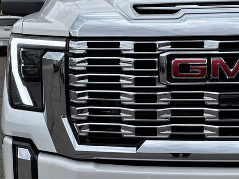 Used 2025 GMC Sierra 3500 Denali image 48