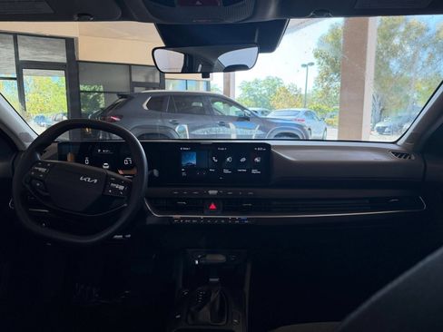 Used 2025 Kia K4 FWD image 29