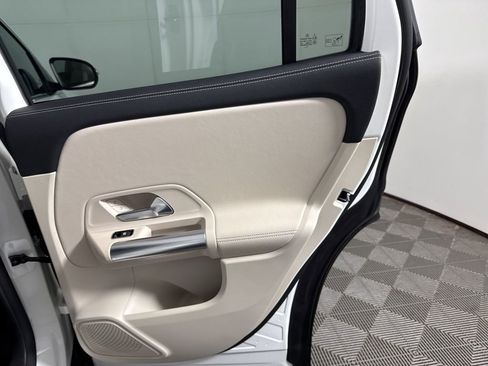 Certified 2025 Mercedes-Benz GLA 250 4MATIC image 19