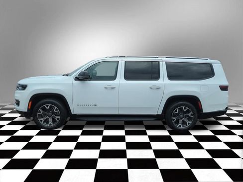 Used 2024 Jeep Wagoneer L Series III w/ Flexible Seating Group AWD/4WD image 4
