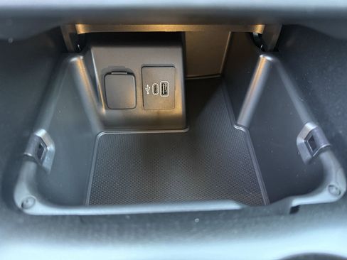 New 2025 Ford Explorer Active image 7