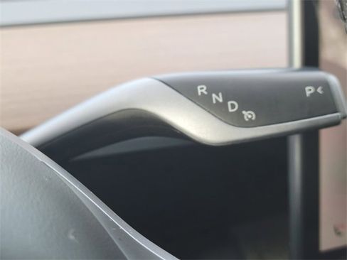 Used 2023 Tesla Model 3 Standard Range image 27