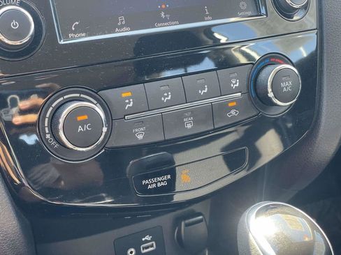 Used 2021 Nissan Rogue Sport S image 14