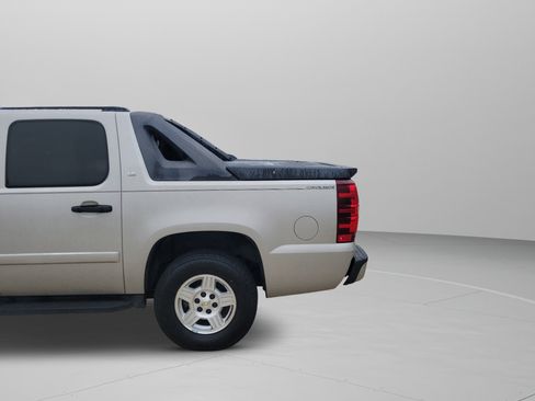 Used 2008 Chevrolet Avalanche LS image 6