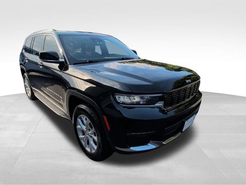 Used 2023 Jeep Grand Cherokee L Limited AWD/4WD image 7
