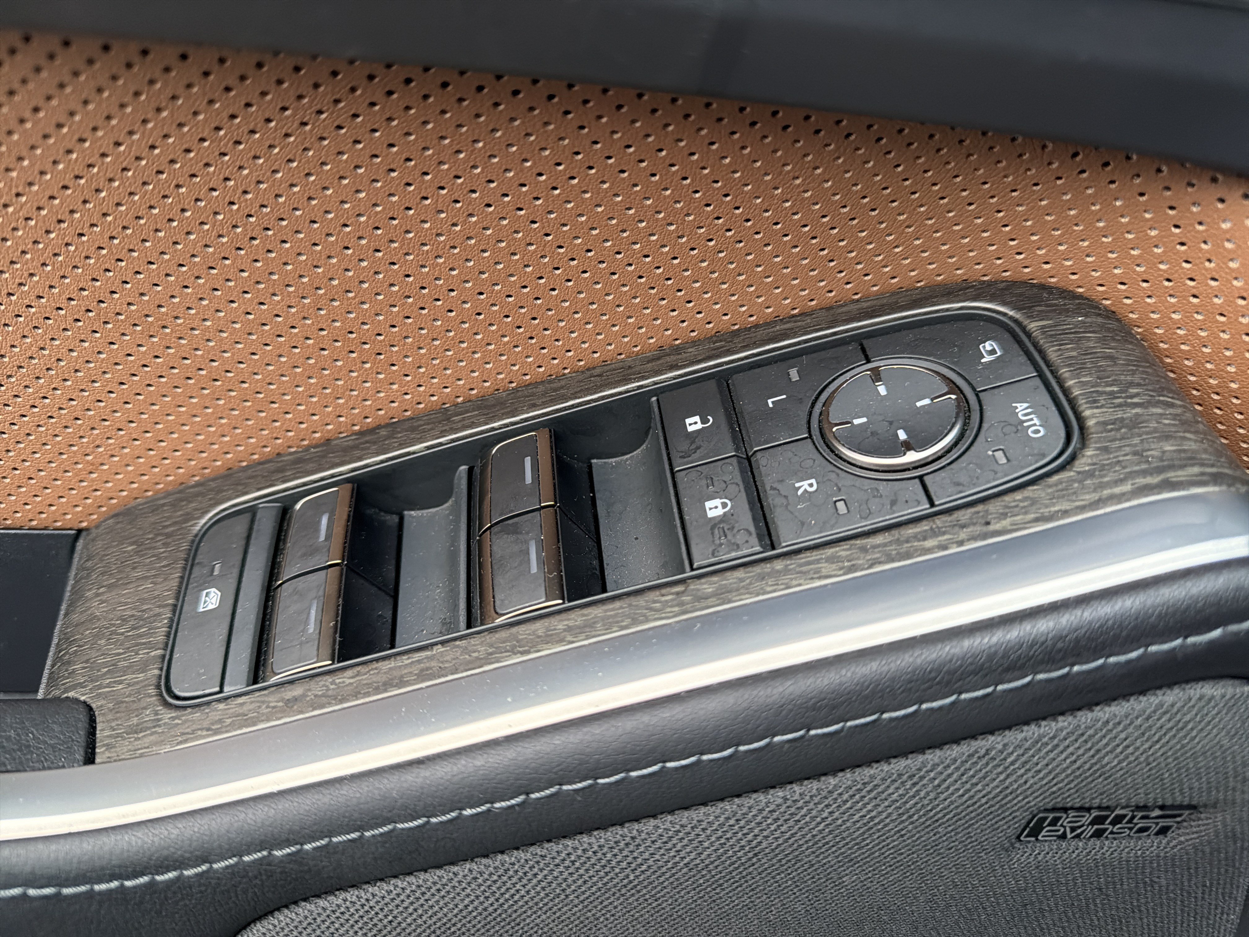 Used 2025 Lexus GX 550 w/ Cold Area Package AWD/4WD image 14